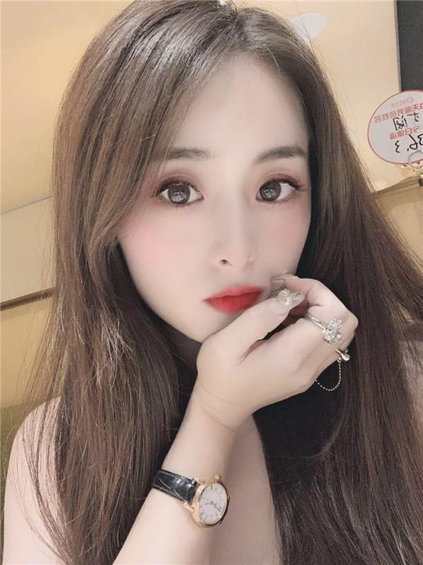 服务和颜值都挺不错的妹子